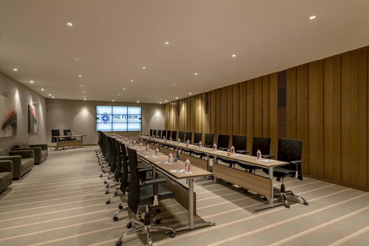 Отель Wyndham Ahmedabad Shela Экстерьер фото