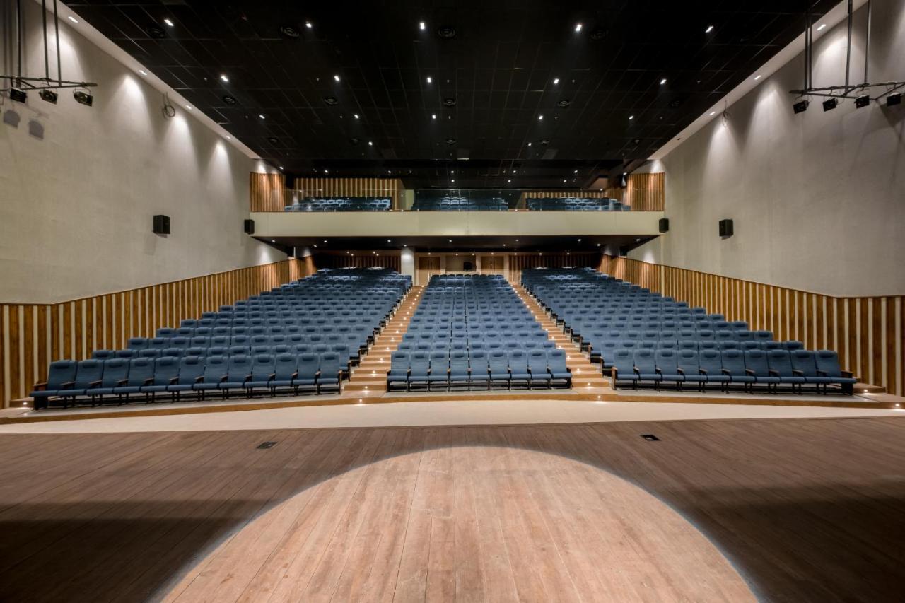 Отель Wyndham Ahmedabad Shela Экстерьер фото