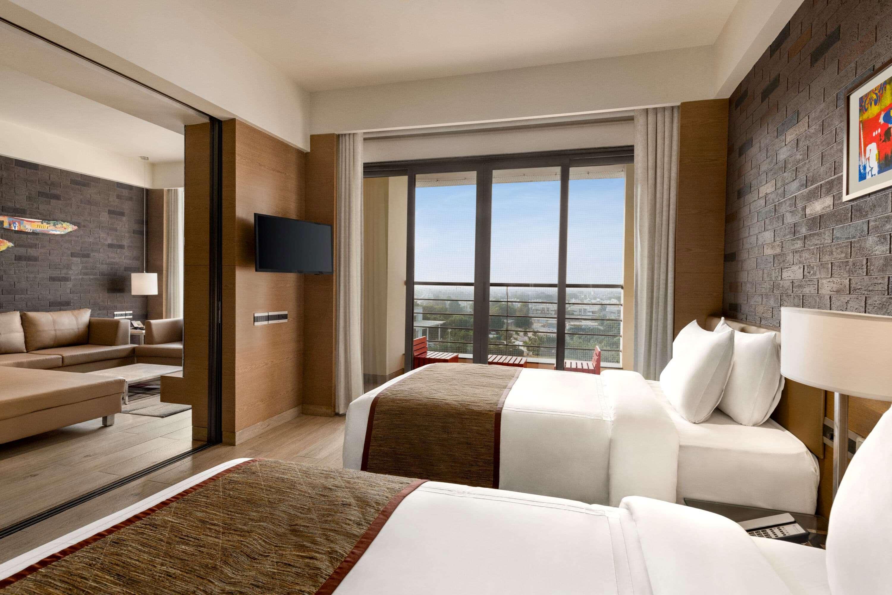 Отель Wyndham Ahmedabad Shela Экстерьер фото