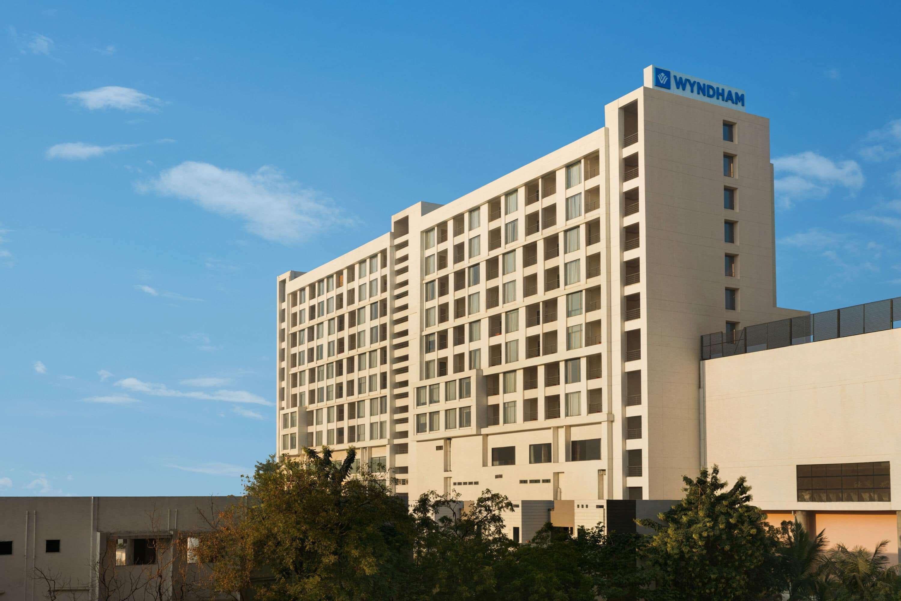 Отель Wyndham Ahmedabad Shela Экстерьер фото