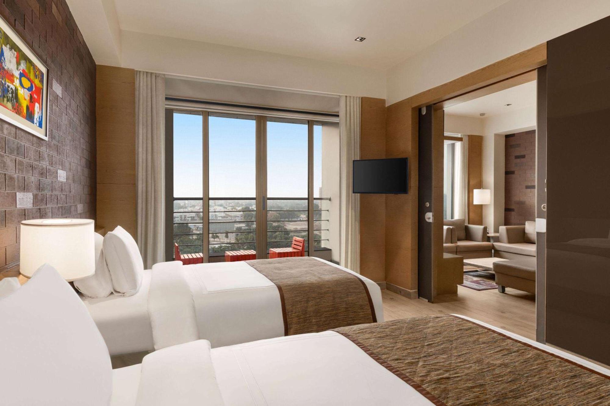 Отель Wyndham Ahmedabad Shela Экстерьер фото