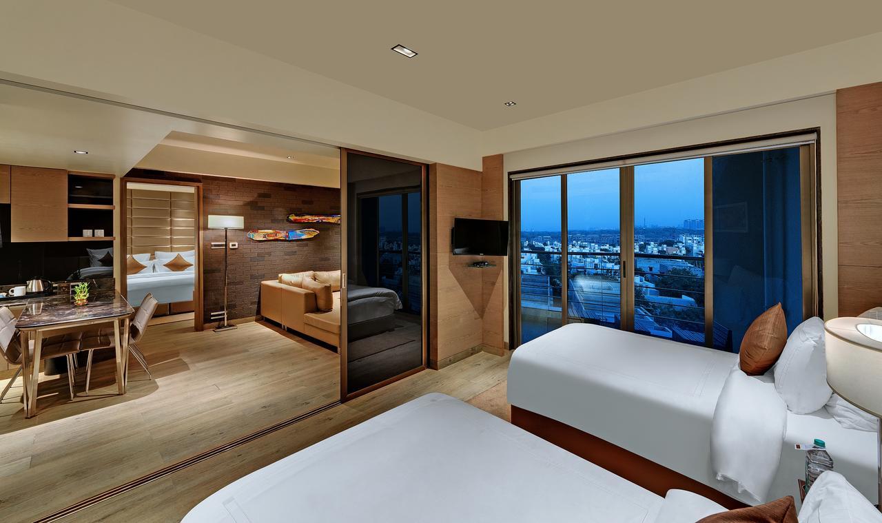 Отель Wyndham Ahmedabad Shela Экстерьер фото